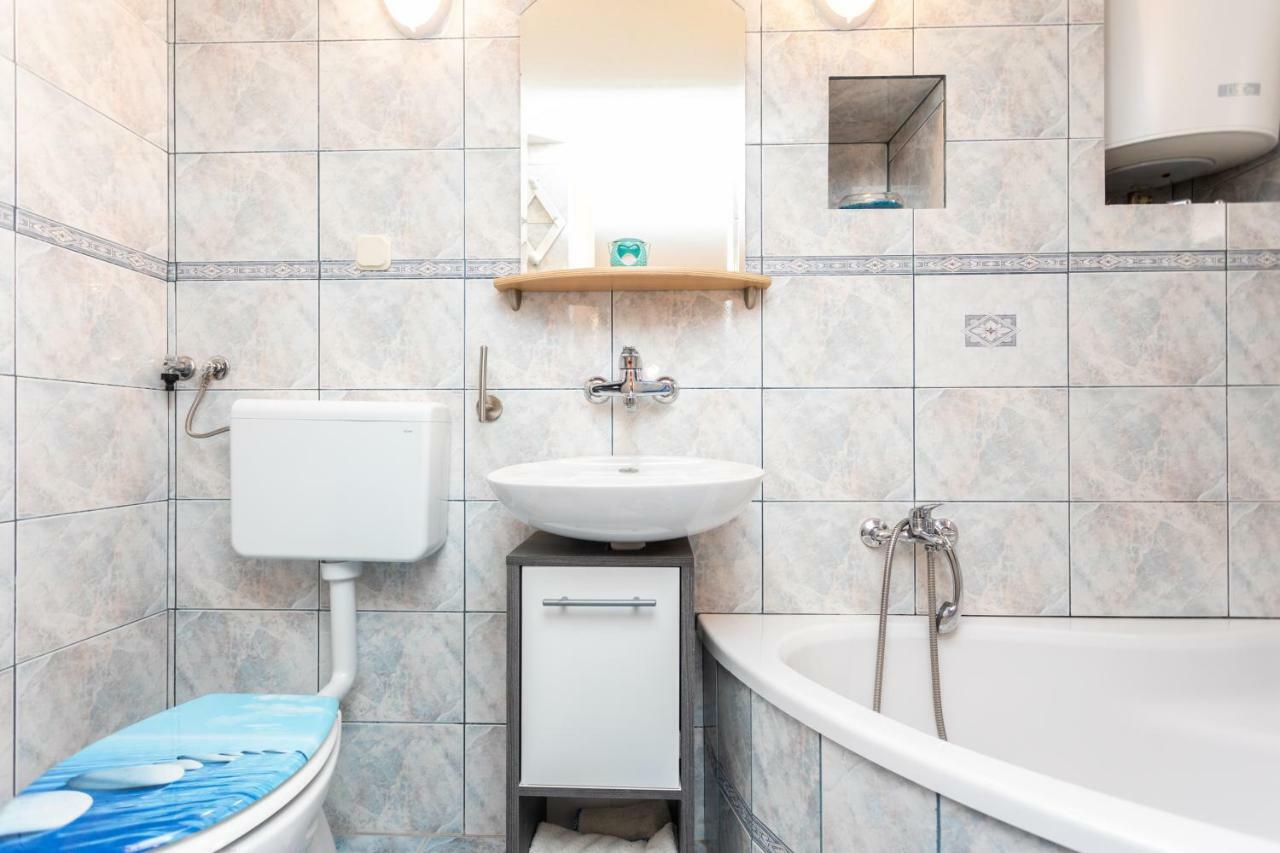 Apartman Verbenia Vrbnik  Εξωτερικό φωτογραφία