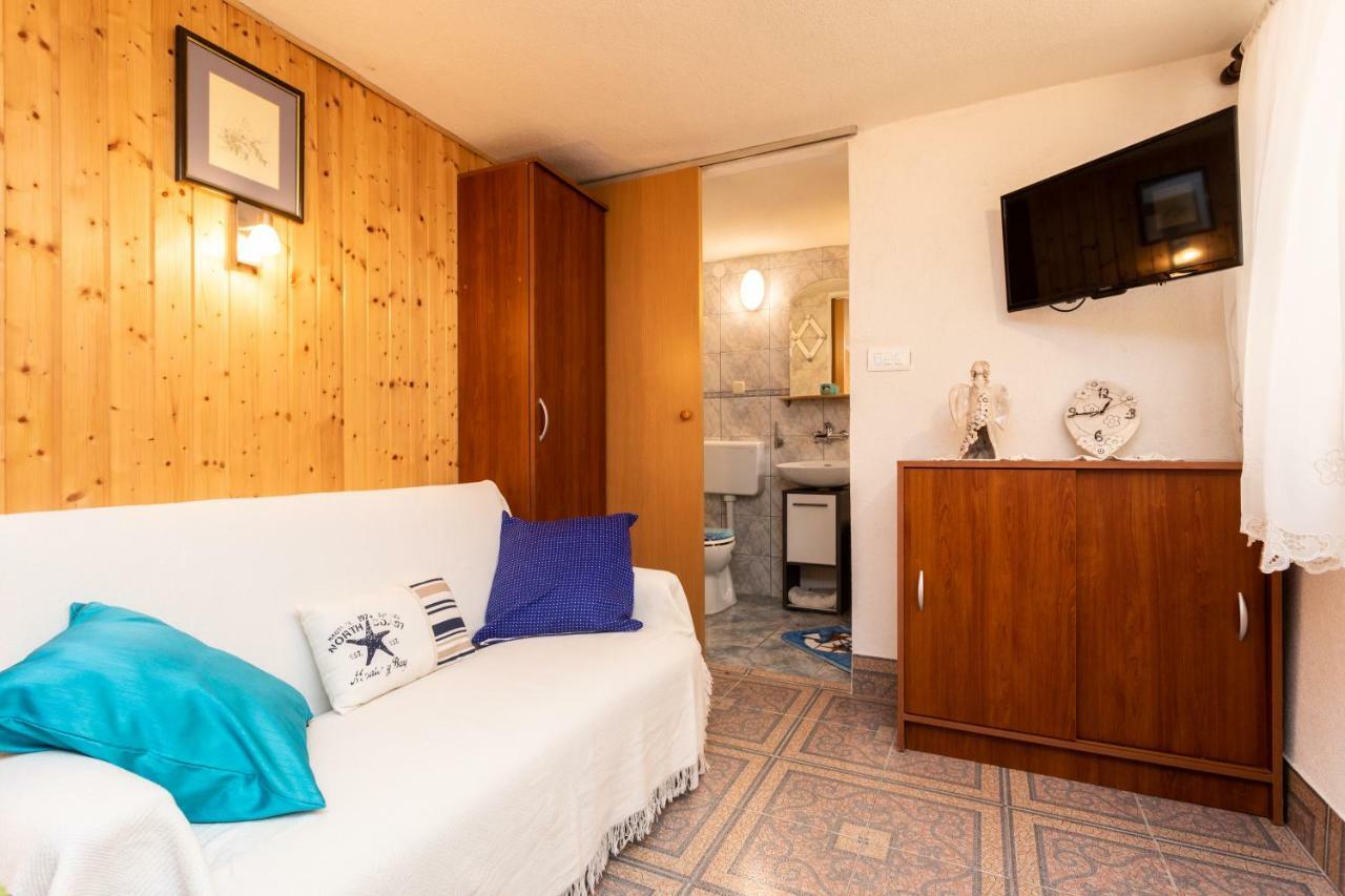 Apartman Verbenia Vrbnik  Εξωτερικό φωτογραφία